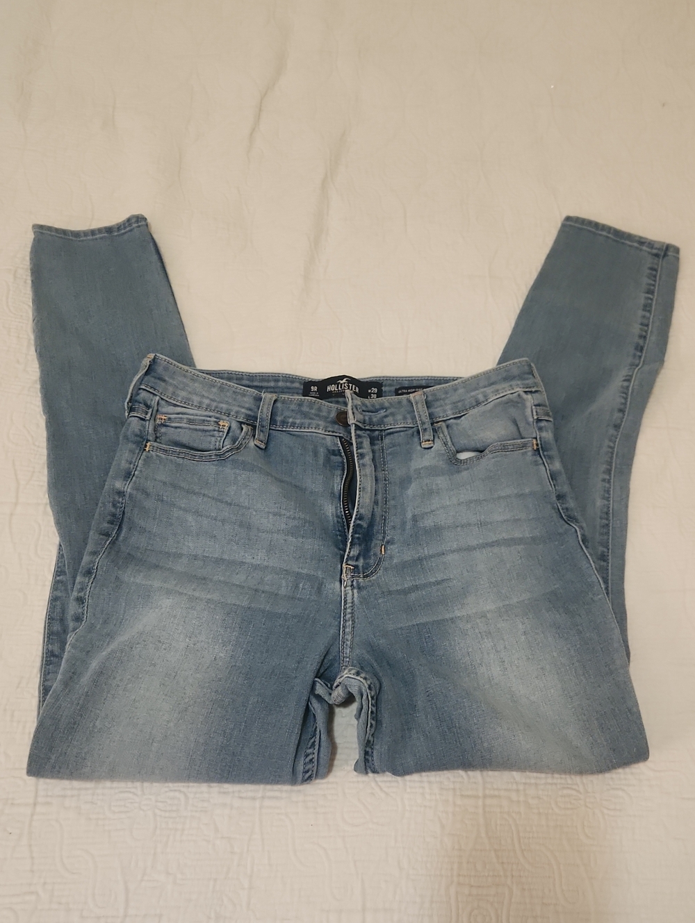 Hollister Light Wash Women’s Skinny Jeans